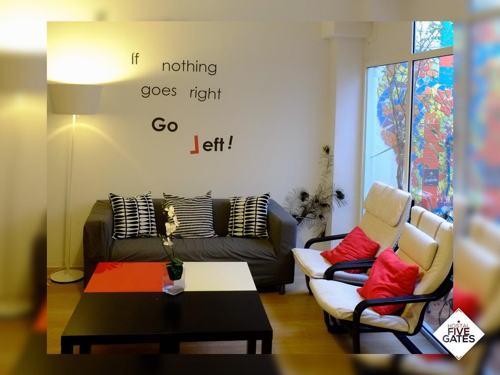 Hostal Five Gates Осуна Экстерьер фото