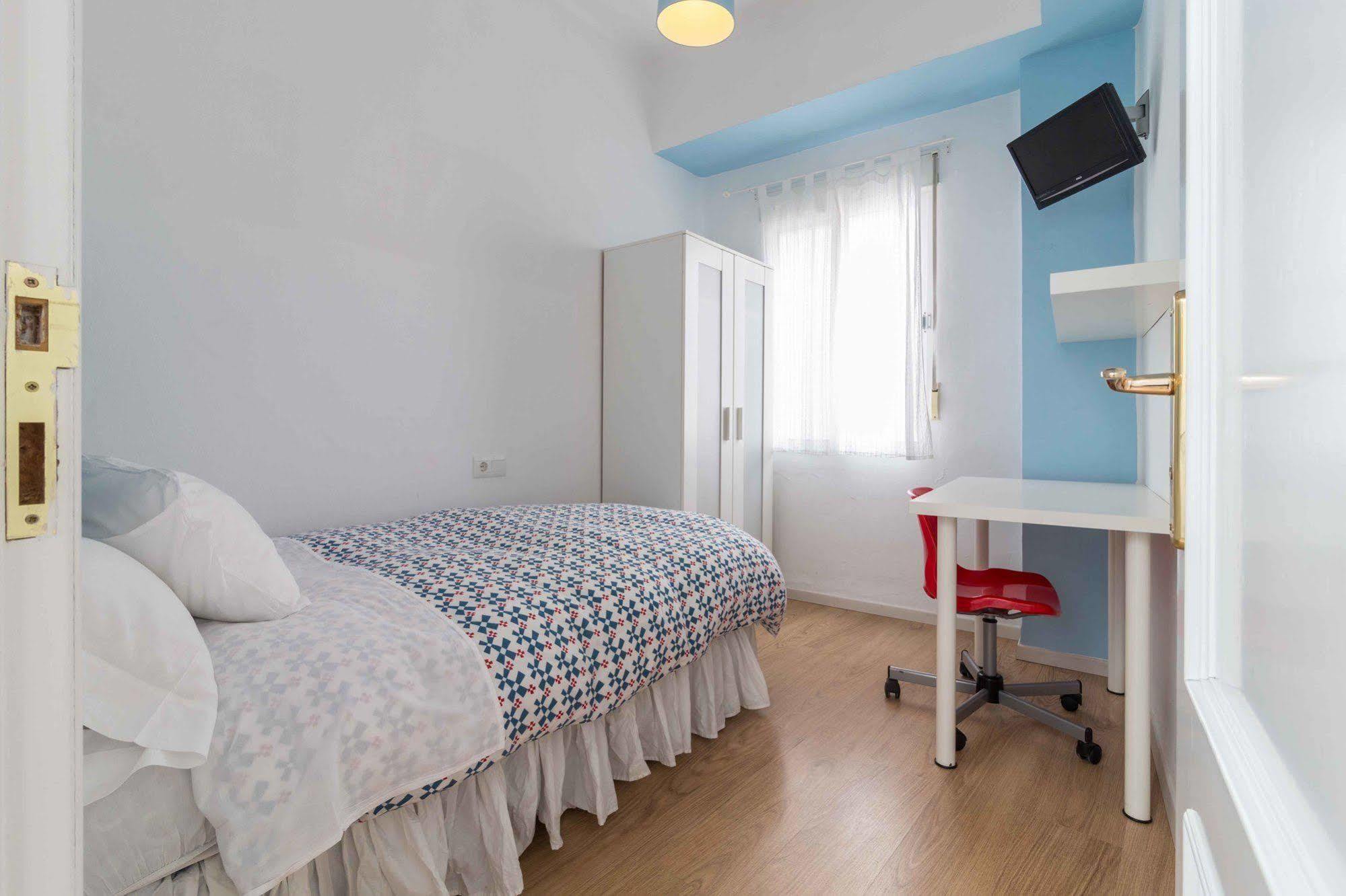 Hostal Five Gates Осуна Экстерьер фото